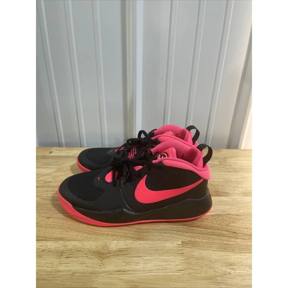 Nike Team Hustle Shoes Black Pink Red Boys Size 6Y